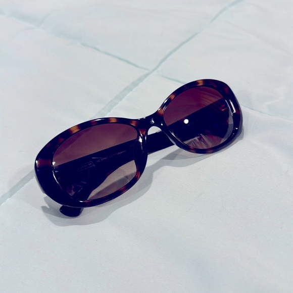 Coach Sunglasses - Picture 1 of 3